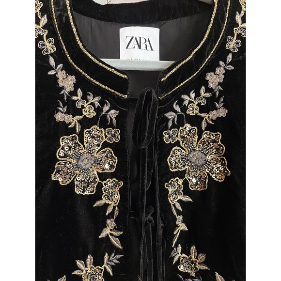 ZARA NWOT Black Velvet & Metallic Gold Floral Embroidered Beaded Cropped Jacket - Picture 5 of 17
